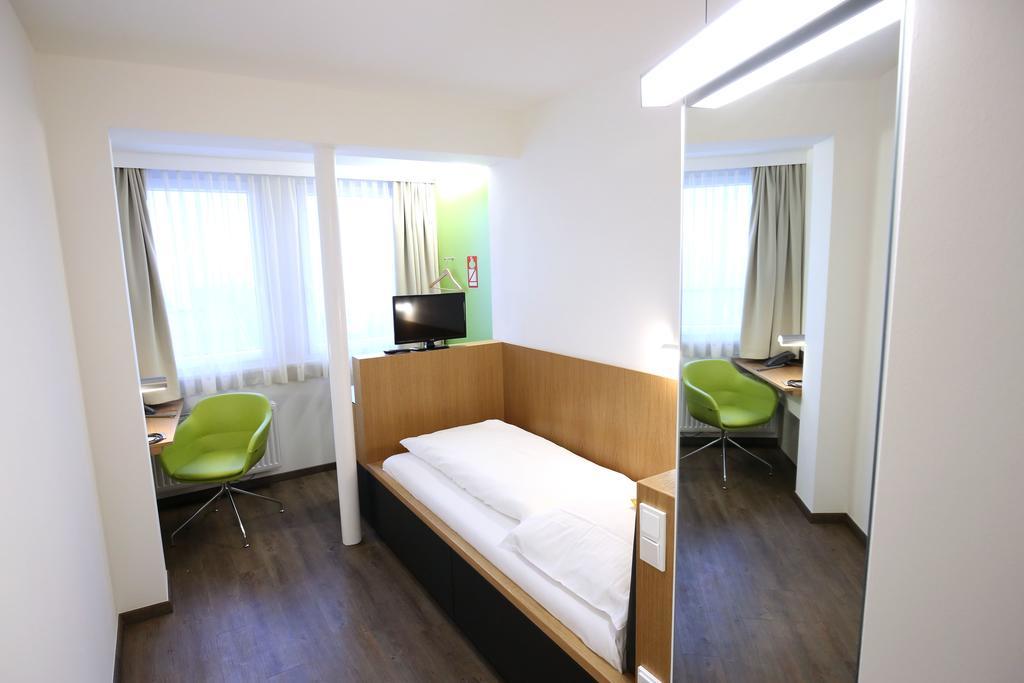 Sankt Magdalena Hotel Linz Room photo